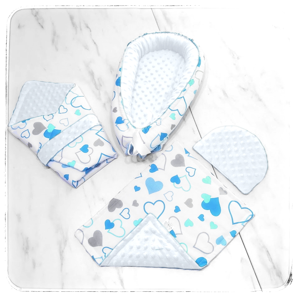Set pro panenku do 35cm (oboustranné hnízdečko, rychlozavinovačky komplet do kočárku) - bílé minky / BA potisk modrá srdíčka