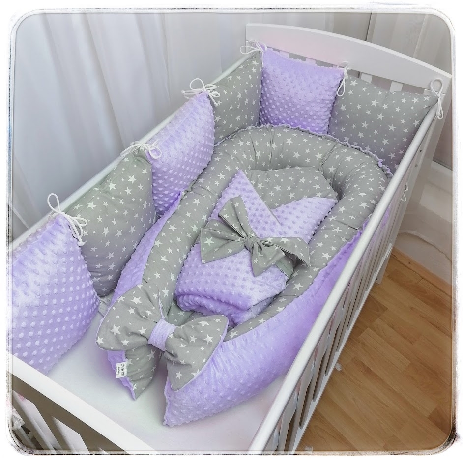3 dílný set do postýlky (hnízdečko, rychlozavinovačka, polštářkový mantinel) - MINKY Light Lilac/Bílé hvězdičky na šedé