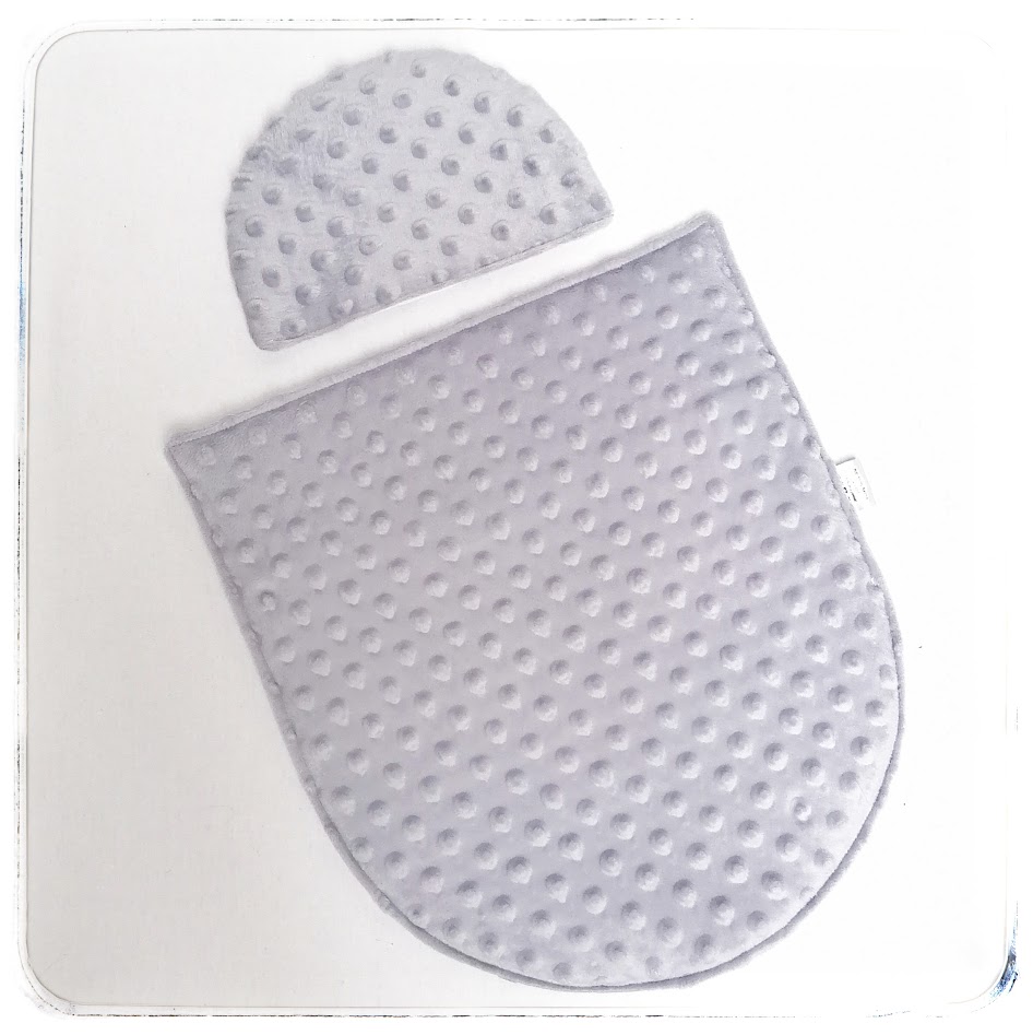 Oboustranný set dečky a polštářku do kočárku pro panenku do 35cm - světle šedé Minky/potisk šedé puntíky
