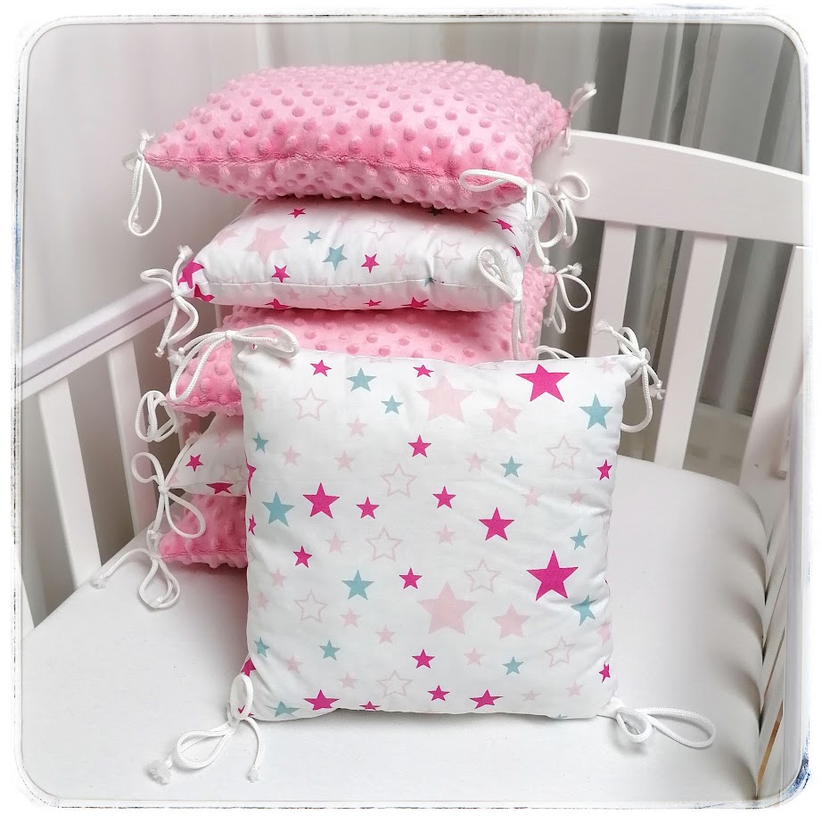 3 dílný set do postýlky (hnízdečko, rychlozavinovačka, polštářkový mantinel) - bavlna Růžové hvězdy na bílé/Minky Dots Pink